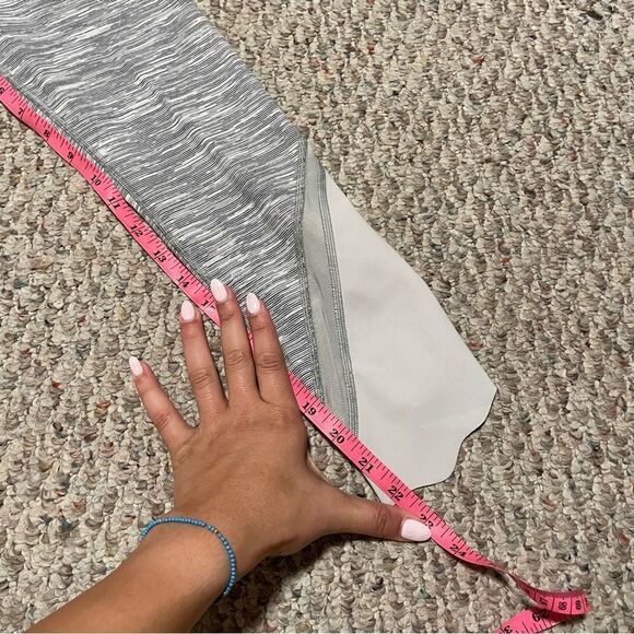 Lululemon Wunder Under Crop II *Scallop 23"- Space Gray- Size 4 - Picture 8 of 9